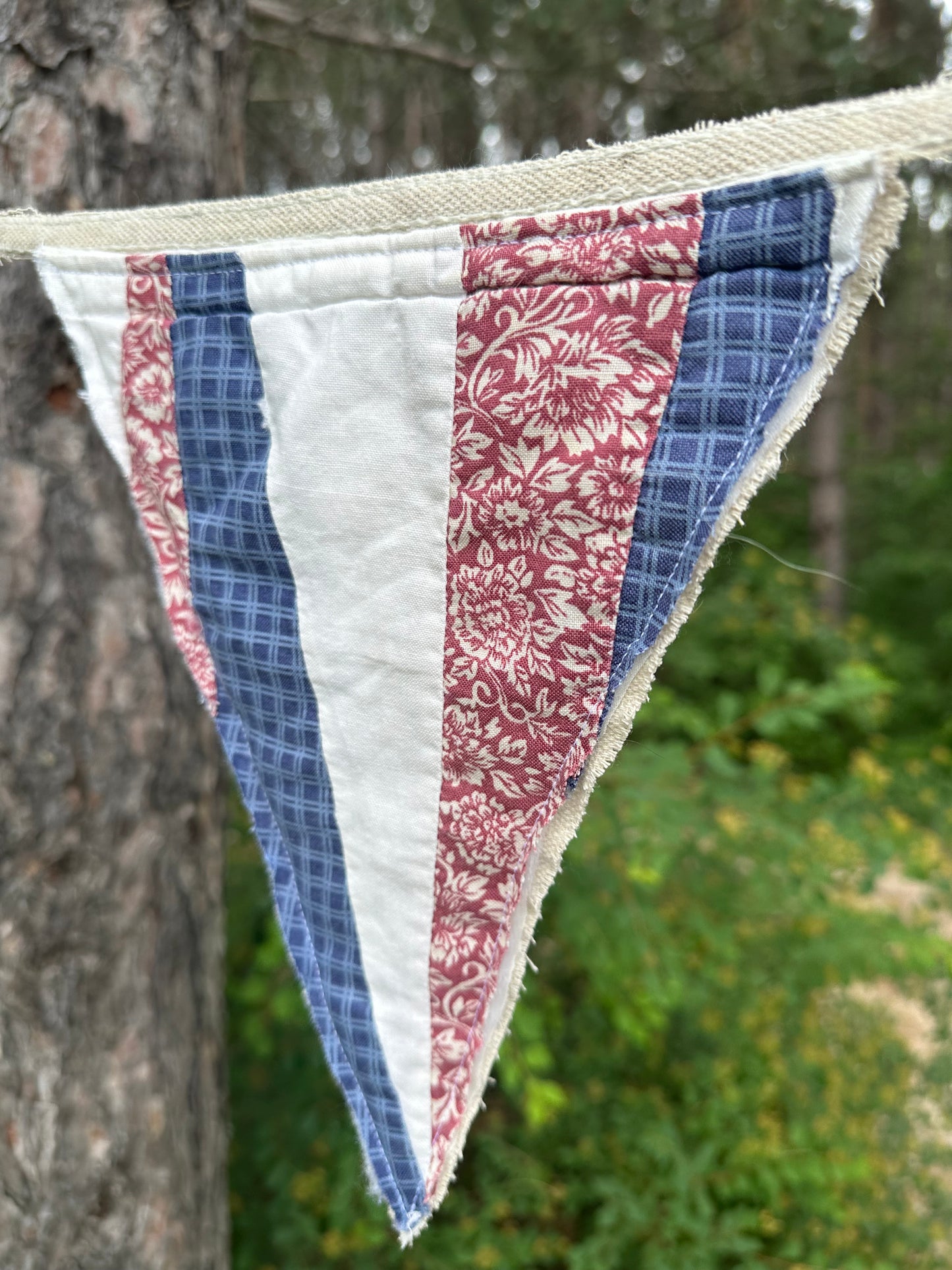 BANNER  Patriotic Quilted Scrappy Vertical Pendants
