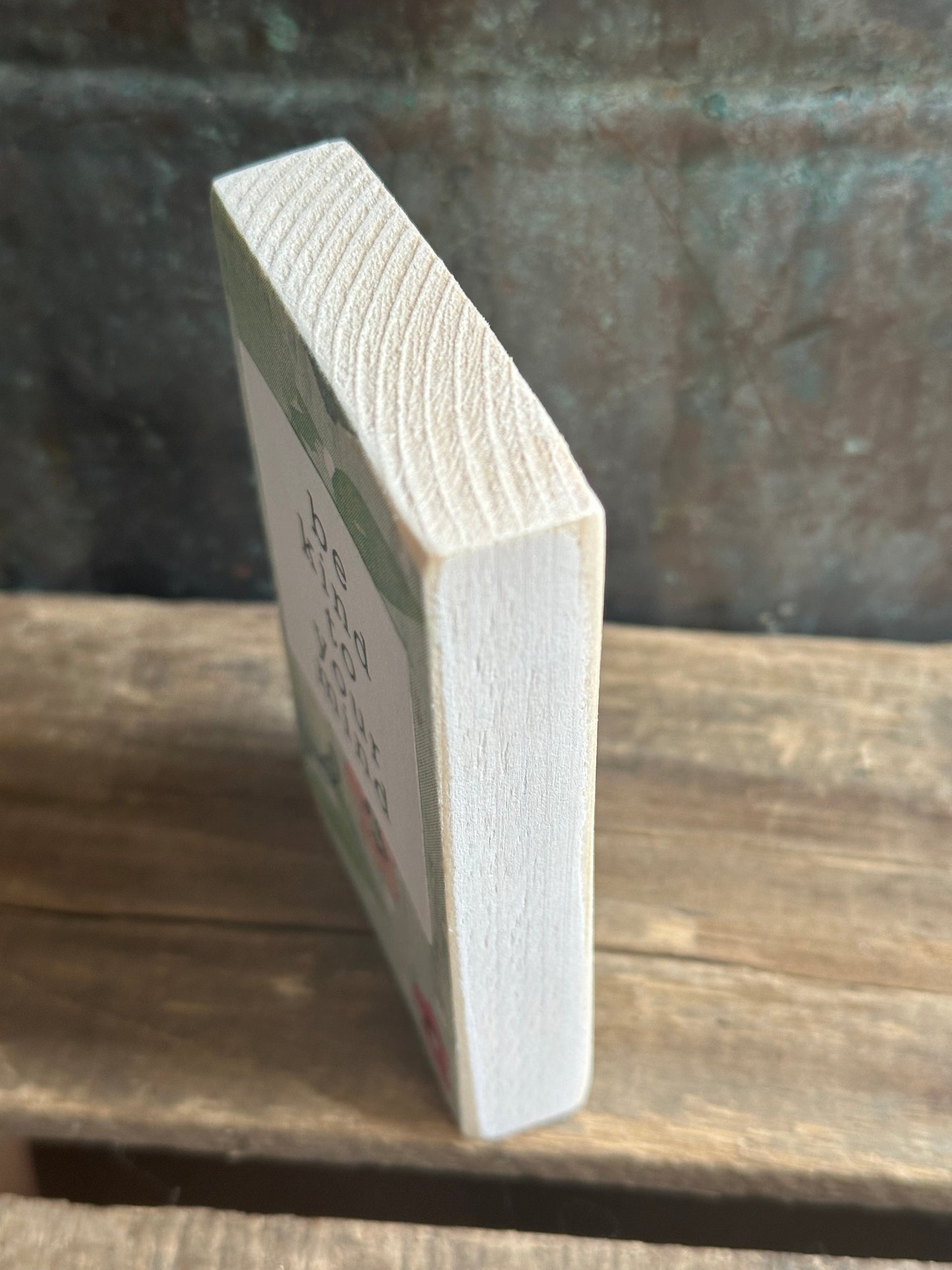WOOD Encouragement Shelf Sitter