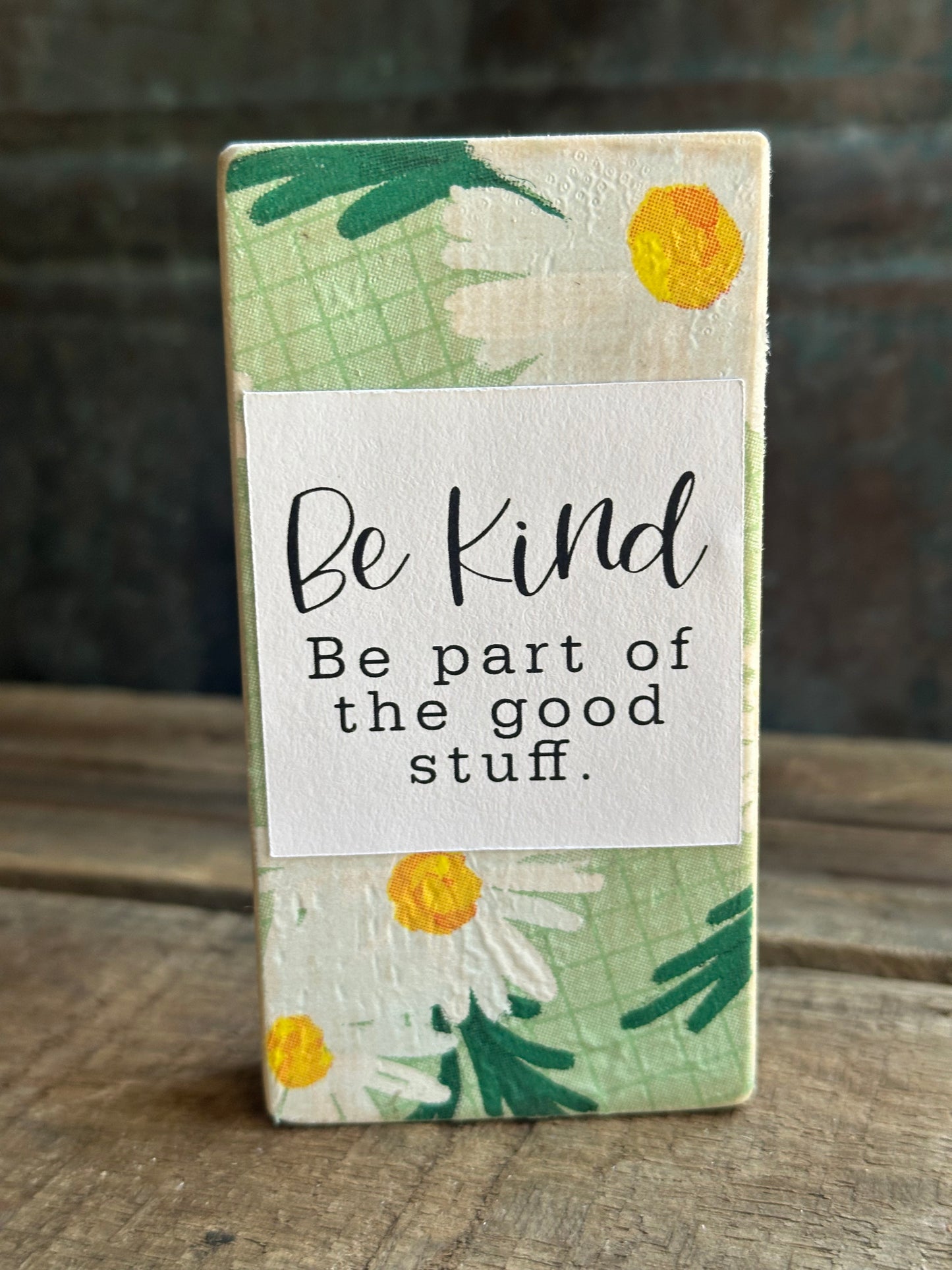 WOOD Encouragement Shelf Sitter