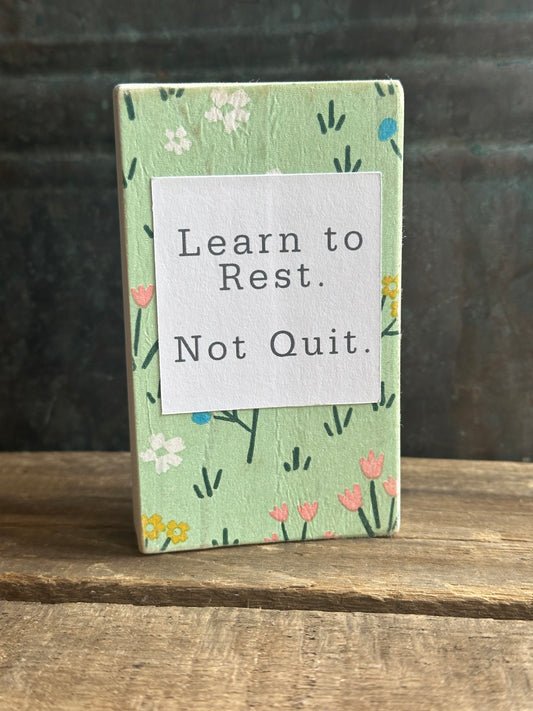 WOOD Encouragement Shelf Sitter