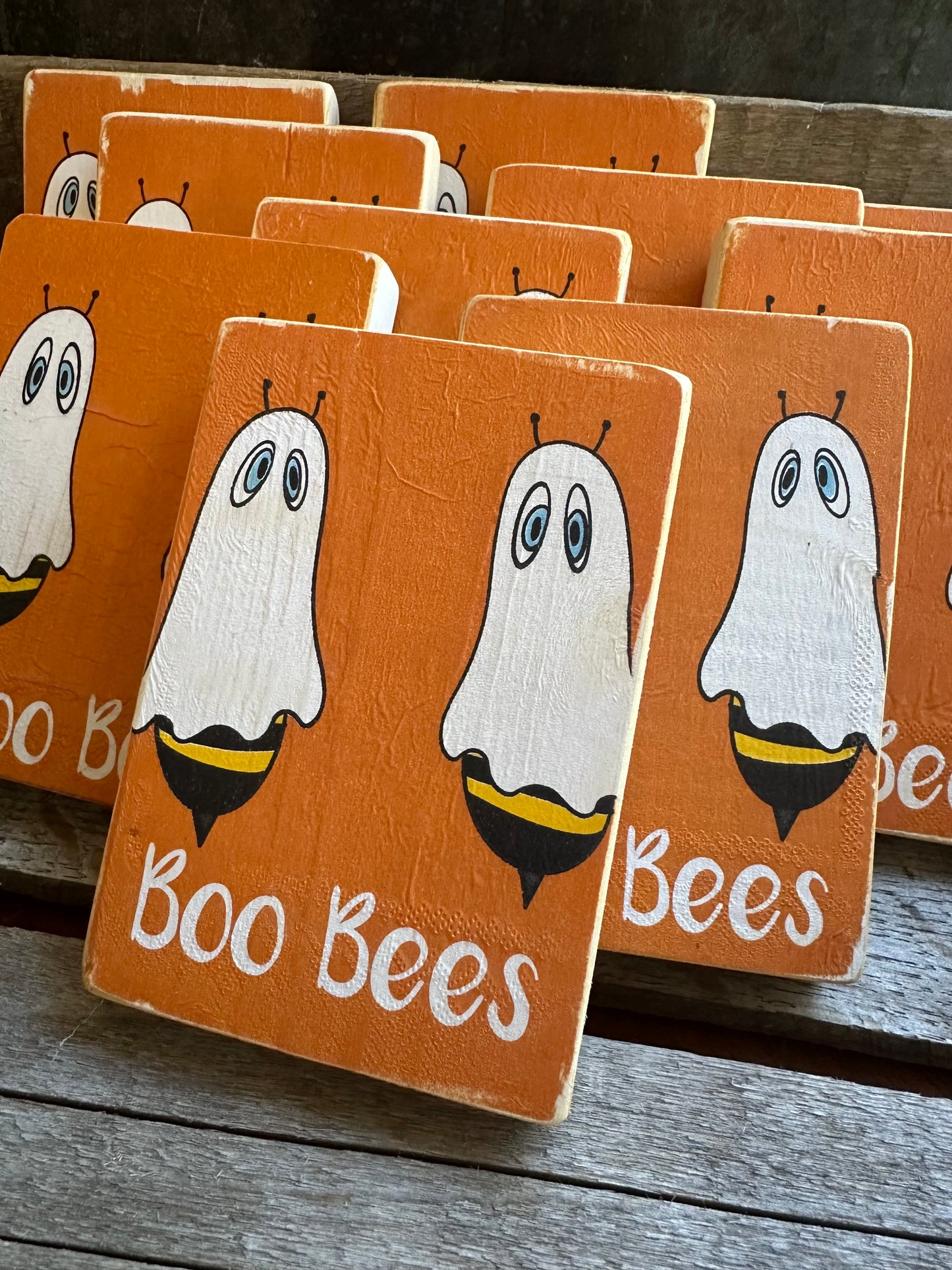 Bumblebee Ghost Wood Shelf Sitter