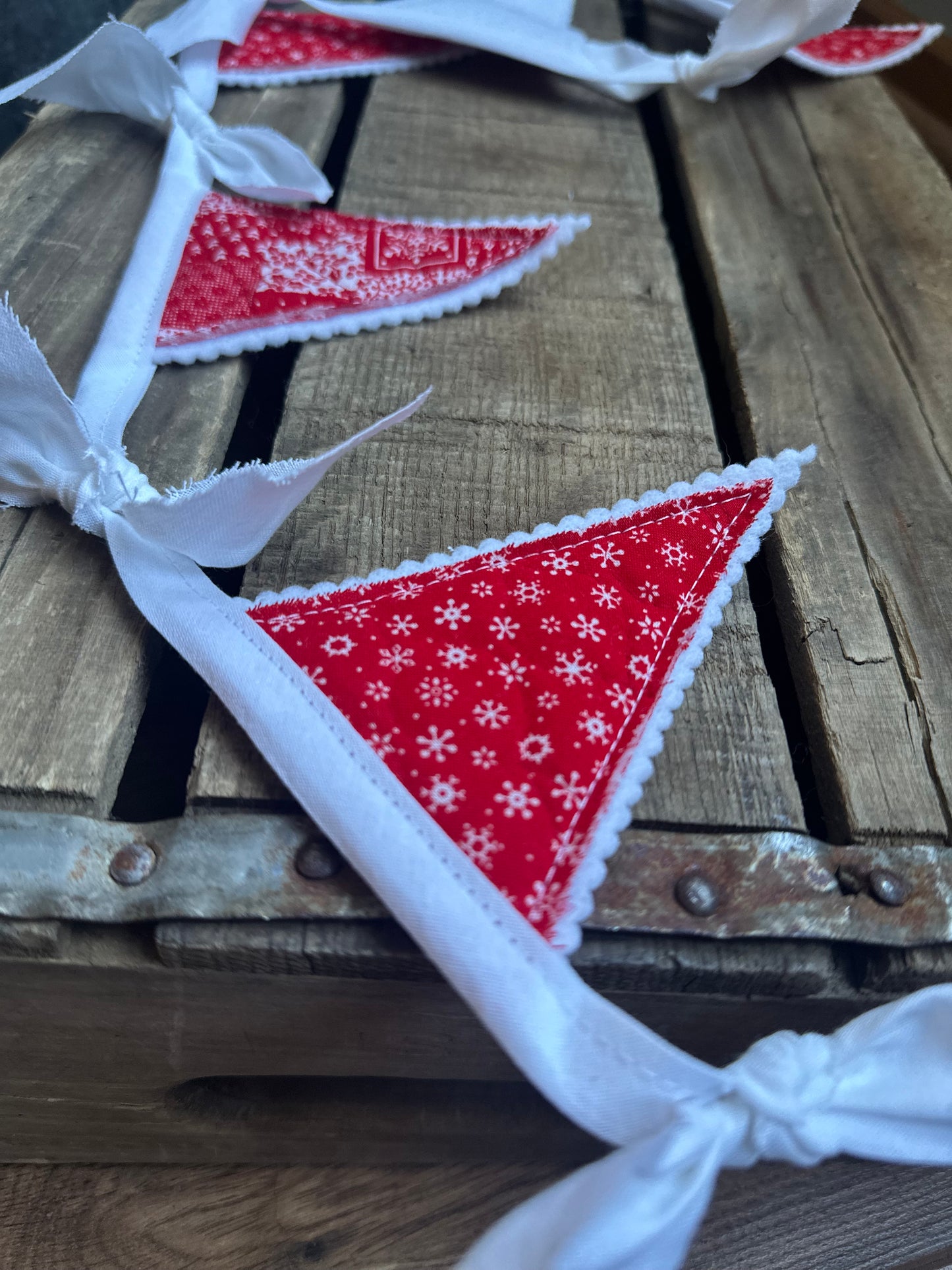 Banner: red print pendants