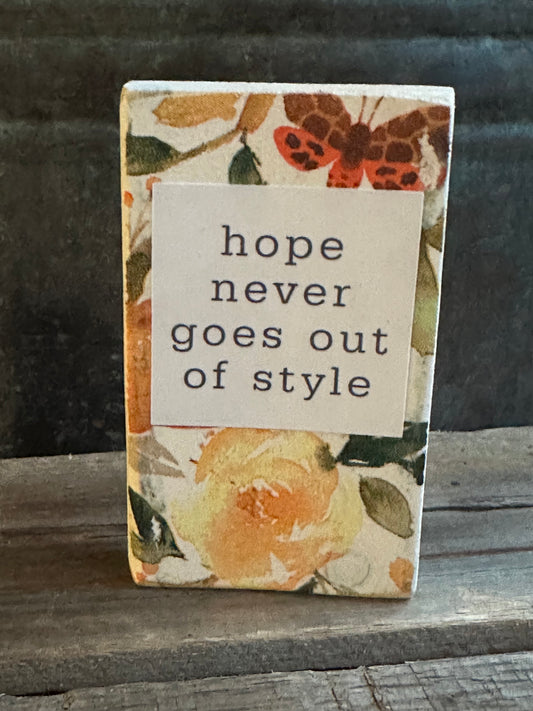 Shelf Encouragement Sitter