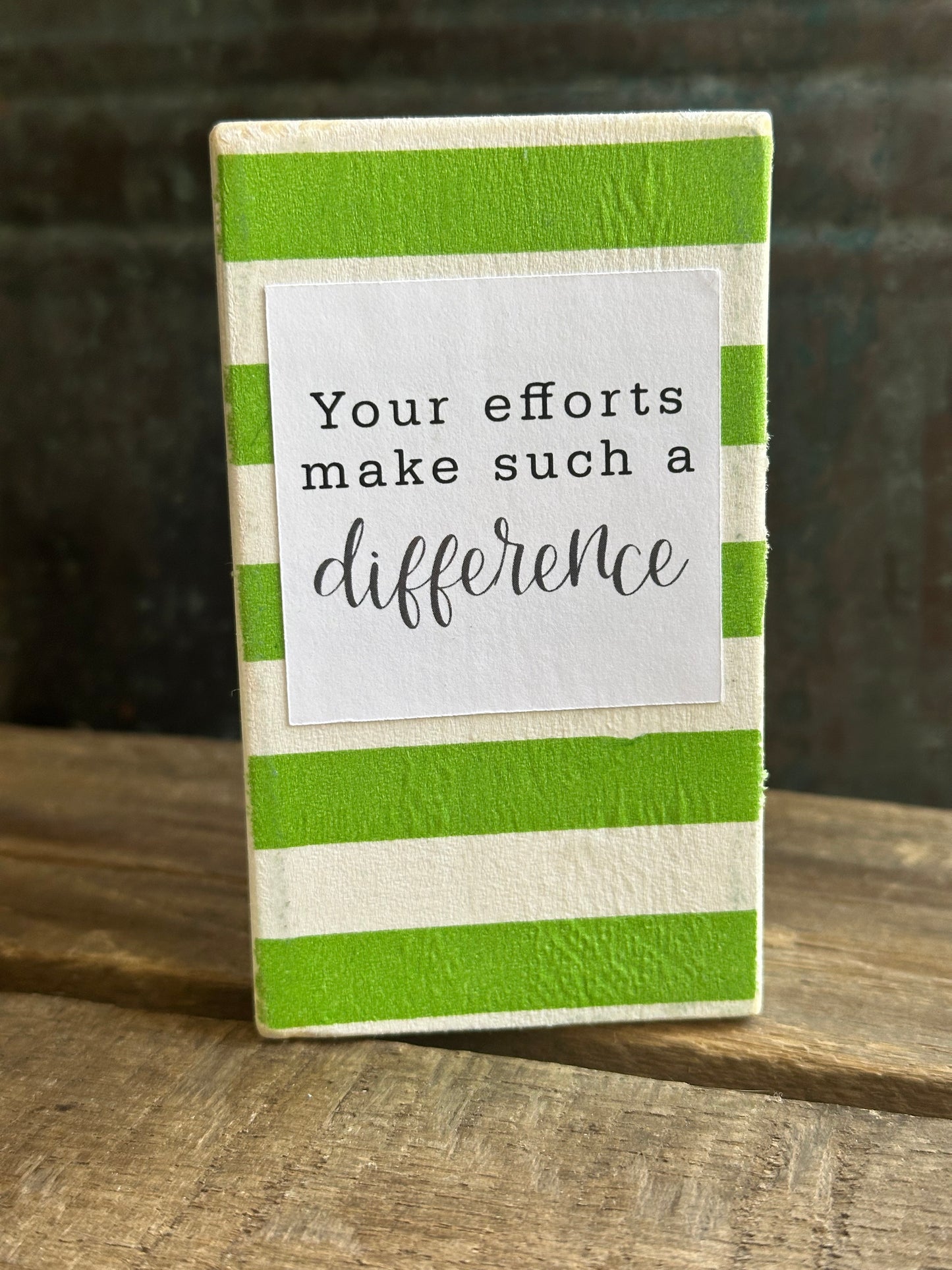WOOD Encouragement Shelf Sitter