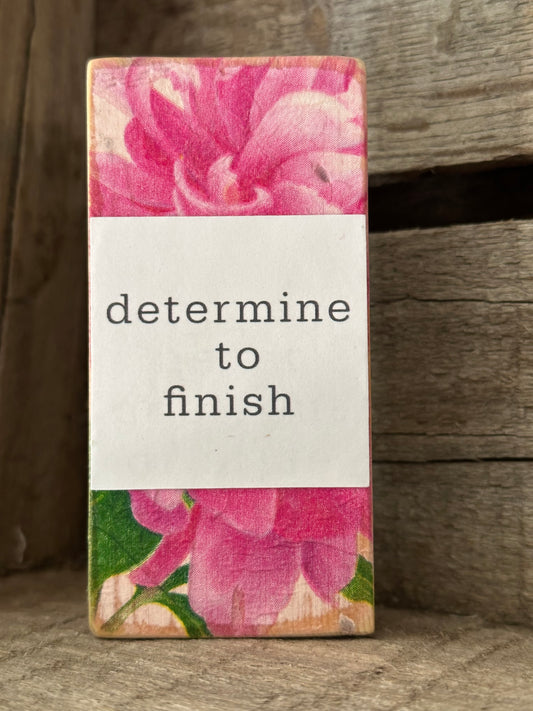 WOOD Encouragement Shelf Sitter