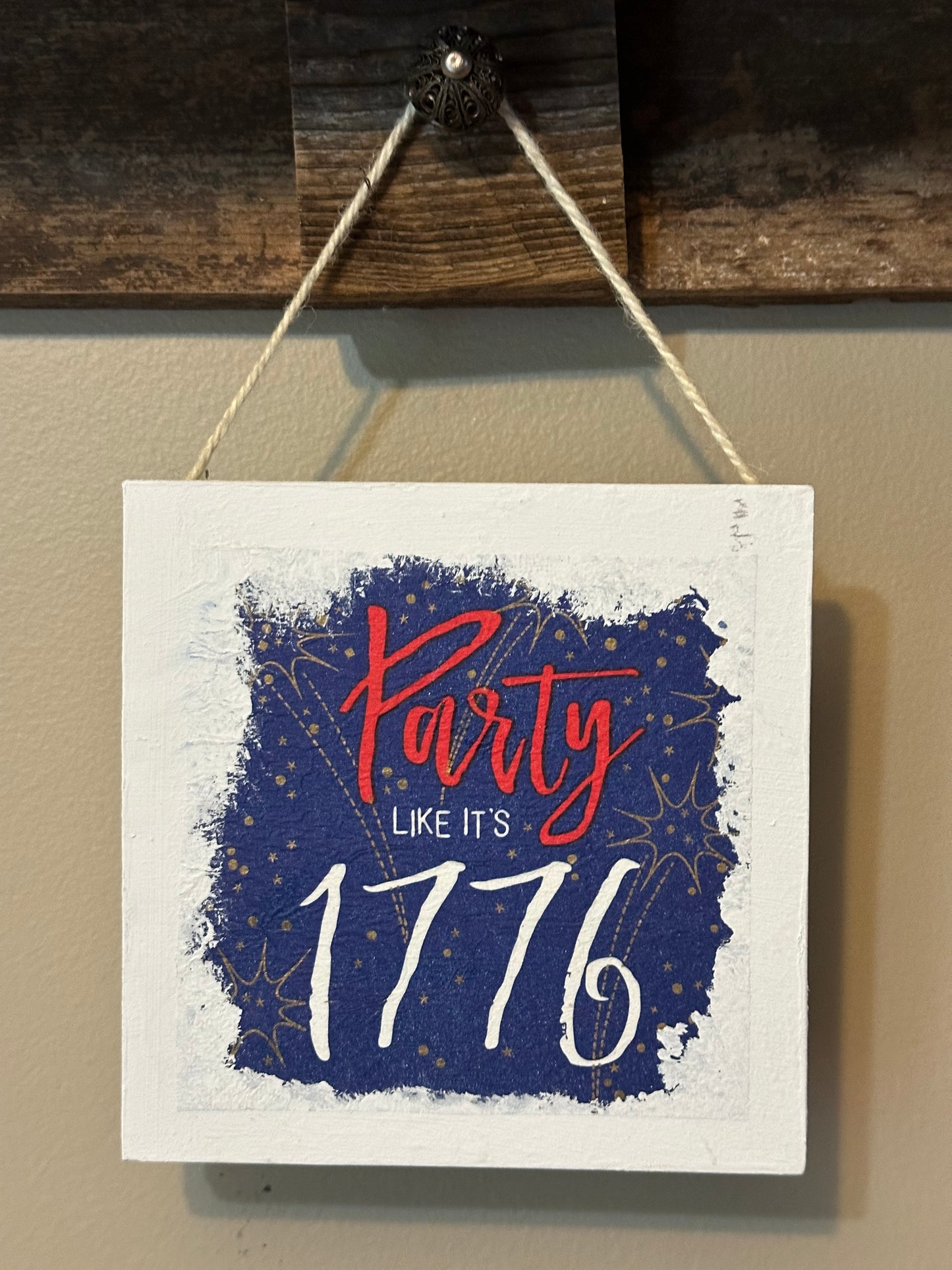 Fun Wood Shelf Sitter OR Peg Hanger - 1776
