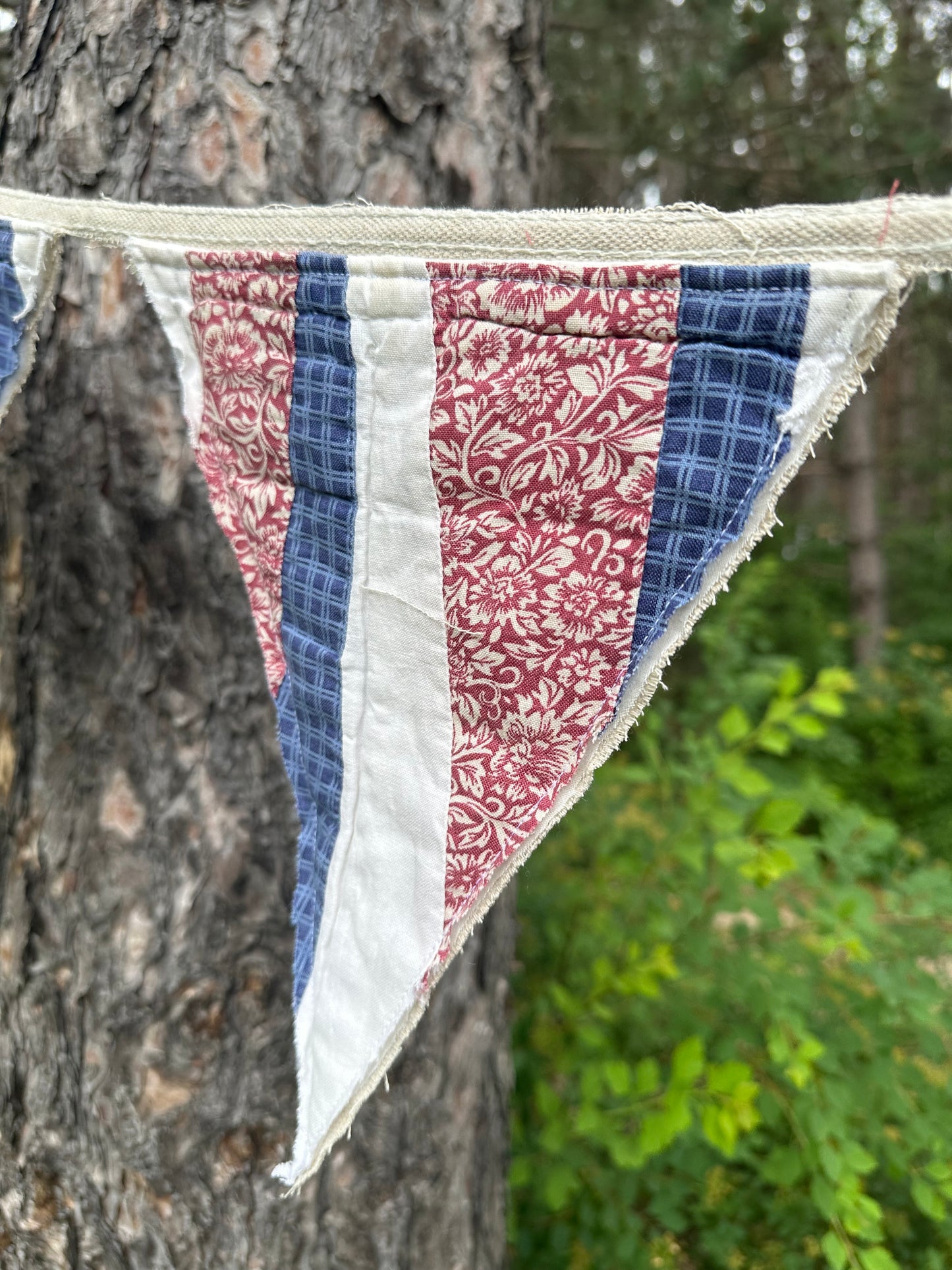 BANNER  Patriotic Quilted Scrappy Vertical Pendants
