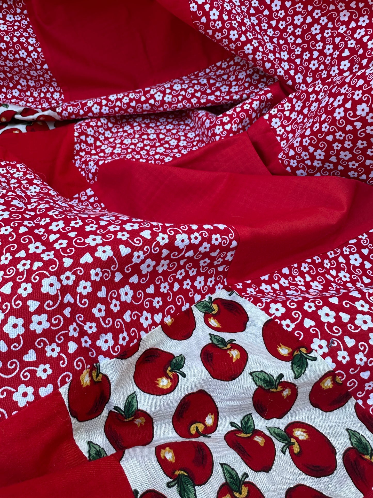 Bright Summer Cabin Picnic Sheet Blanket - Vintage Find