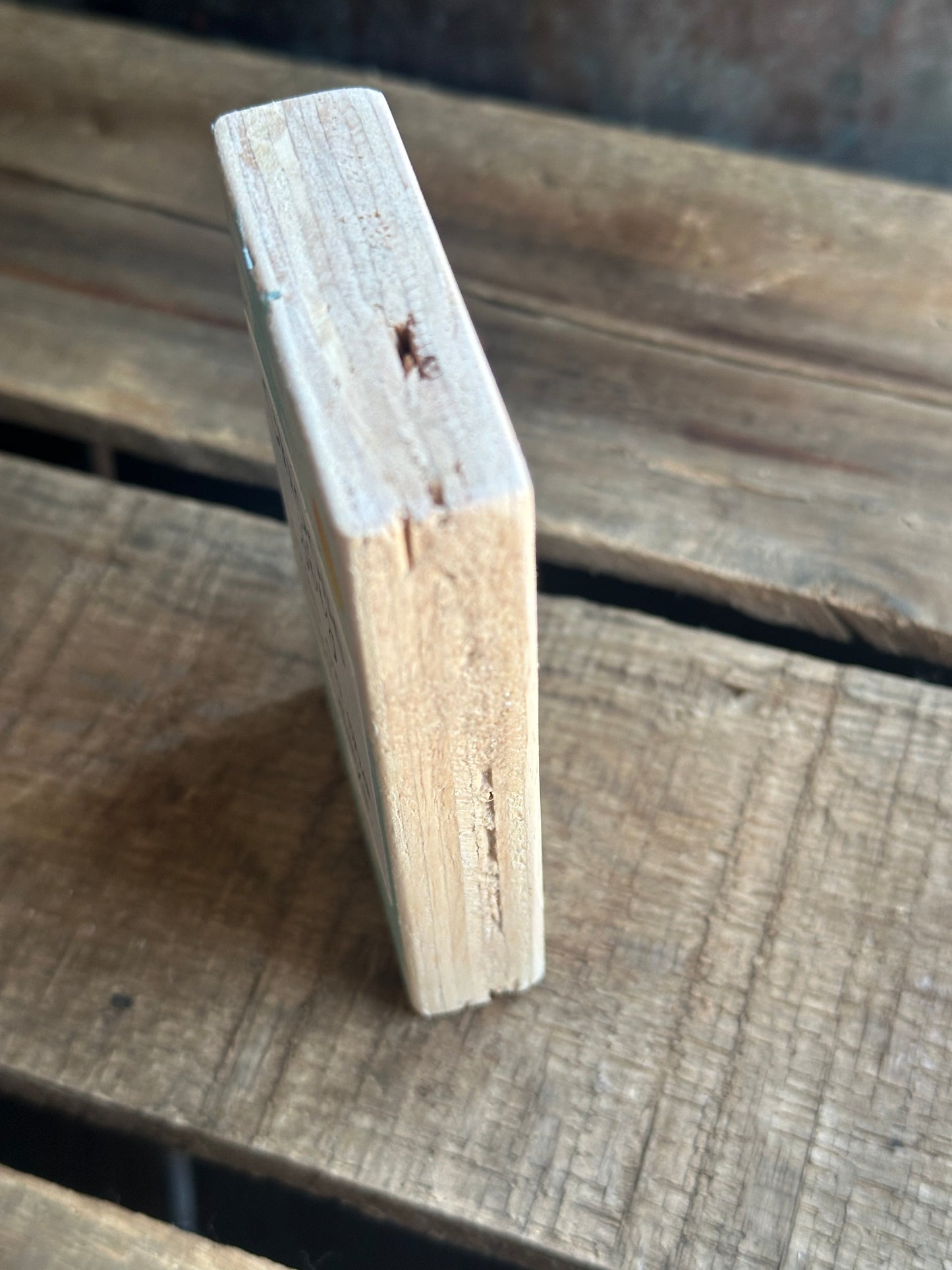 WOOD Encouragement Shelf Sitter