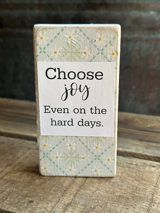 WOOD Encouragement Shelf Sitter