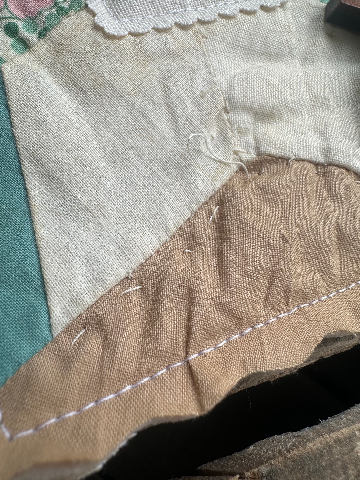 Cross in a Quilt Encourager