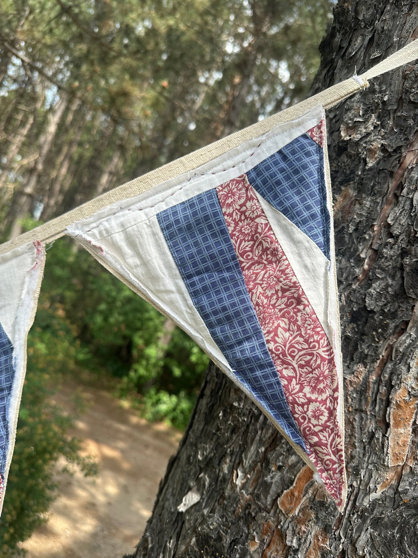 BANNER  Patriotic (7) Quilted Scrappy Vertical Pendants