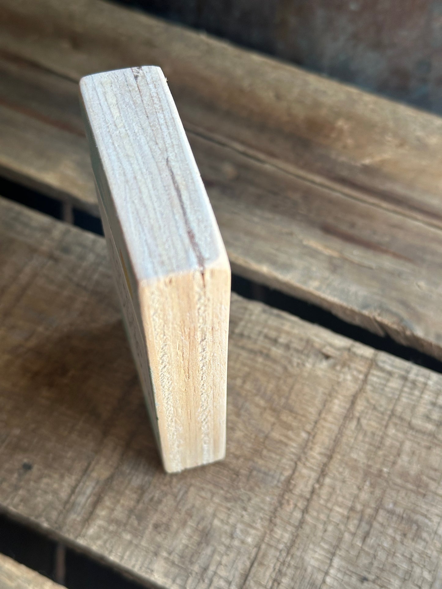 WOOD Encouragement Shelf Sitter