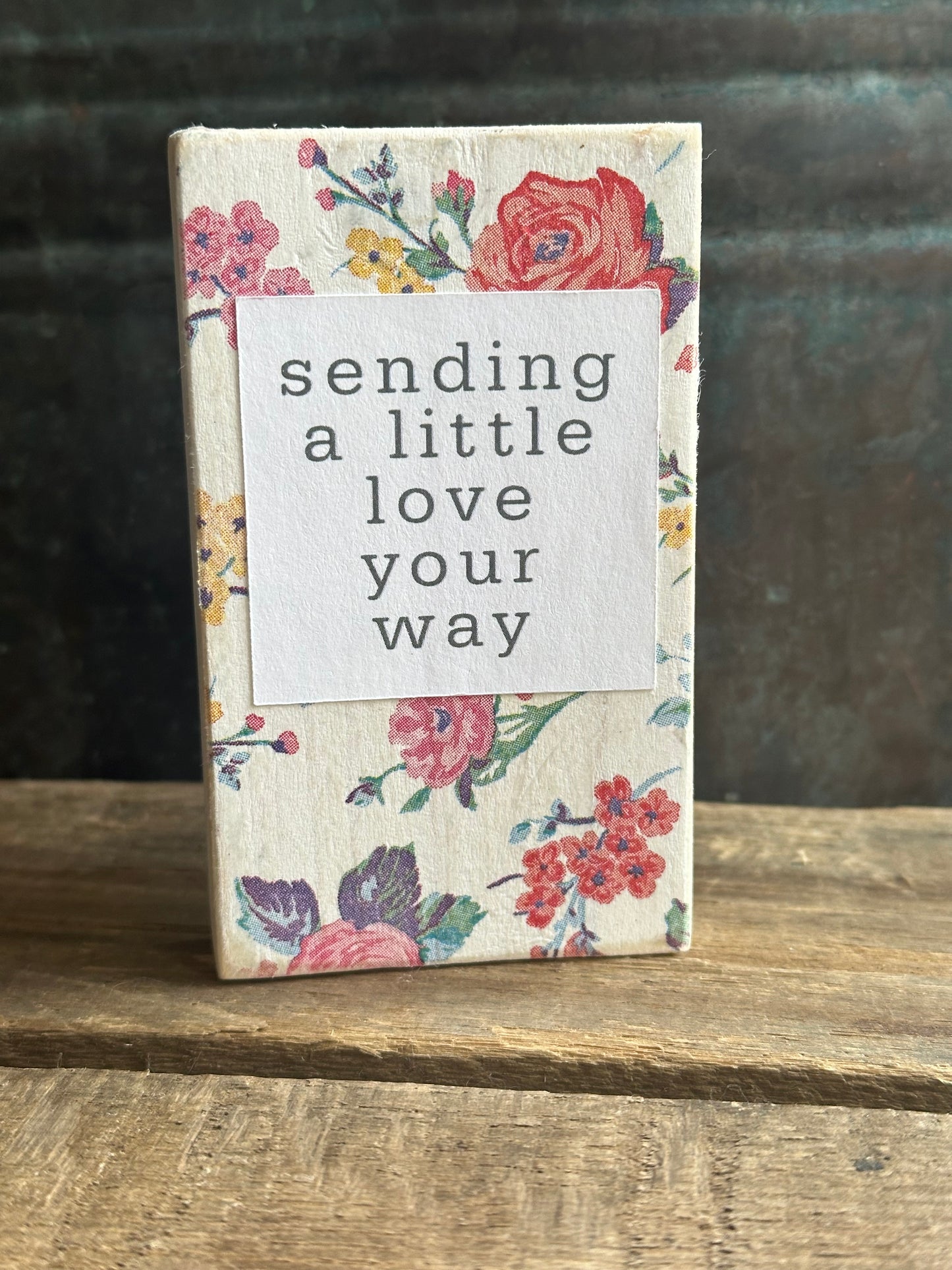 WOOD Encouragement Shelf Sitter