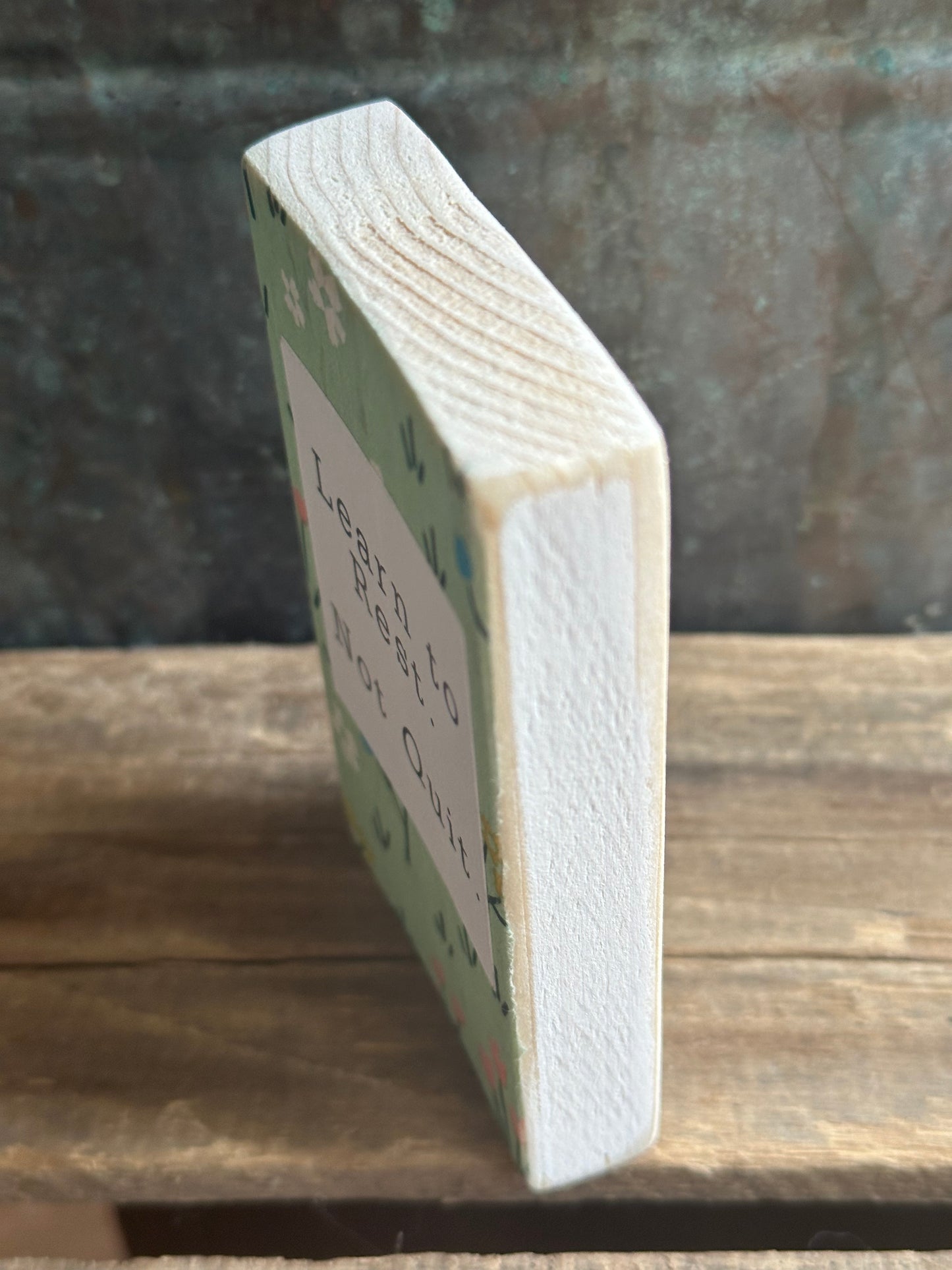 WOOD Encouragement Shelf Sitter