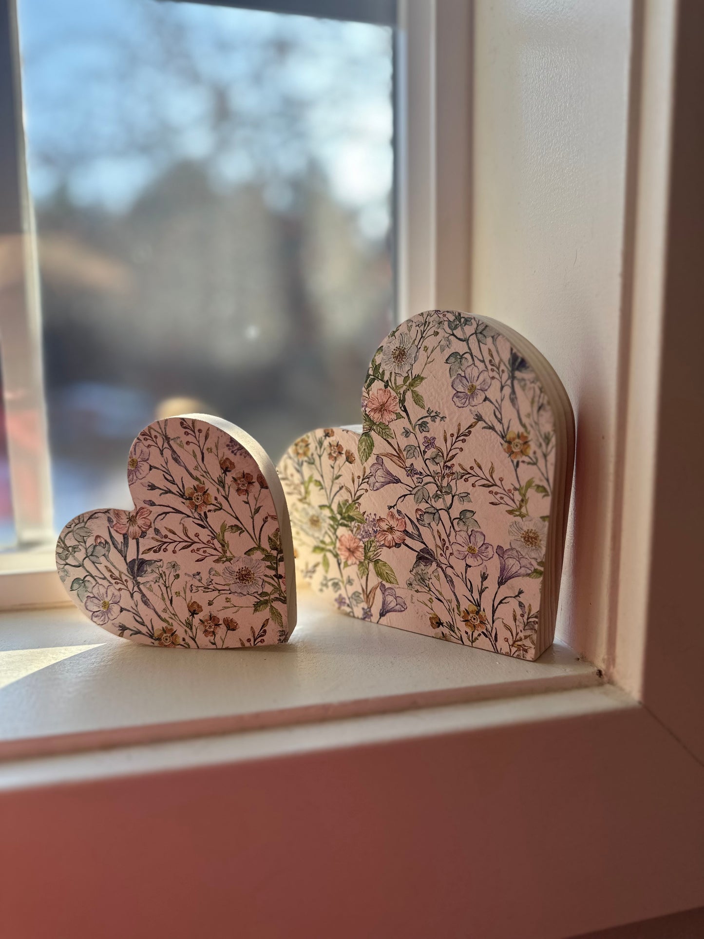 Wood Heart Shelf Sitter Set